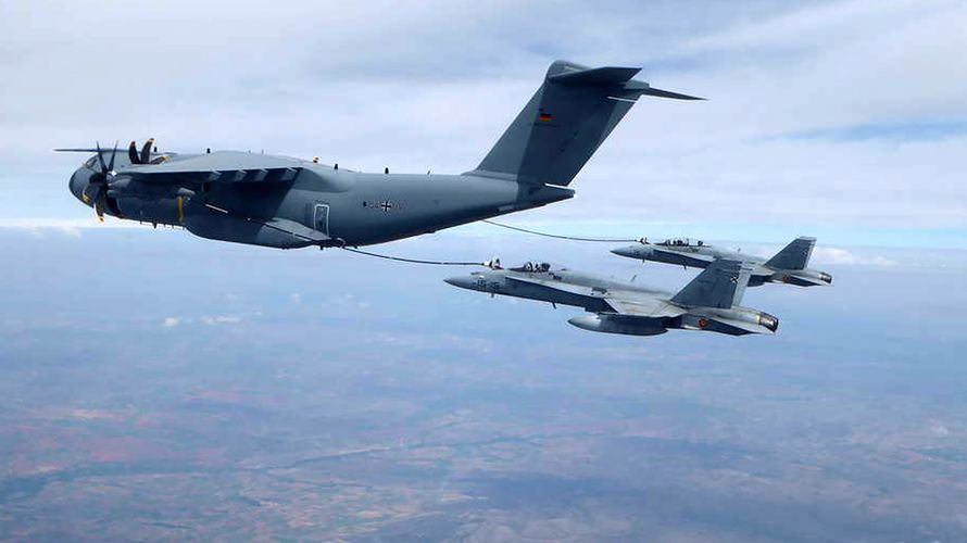 Der Anti-IS-Einsatz der Bundeswehr im Nahen Osten wird fortgesetzt. Eine wichtige Rolle spielt dabei die Luftbetankungskomponente mit dem A400M. Foto: Bundeswehr