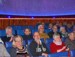 Eine außergewöhnliche Reise zu den faszinierenden Geheimnissen unseres Universums unternahmen die Mitglieder der Kameradschaft ERH Nürnberg im Nicolaus-Copernicus-Planetarium in Nürnberg. Foto: sKERH Nürnberg