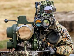 Voller Durchblick: Der DBwV wird sich nicht daran beteiligen, Beamte, Soldaten und Arbeitnehmer gegeneinander auszuspielen Foto: Bundeswehr/Mario Bähr
