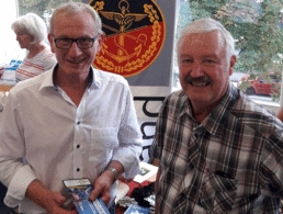 Erfreut über das Engagement des DBwV „in seiner Stadt“: Bürgermeister Guido Orthen (l.) mit dem KERH-Vorsitzenden Günter Schwarz. Foto: Jürgen Schumacher