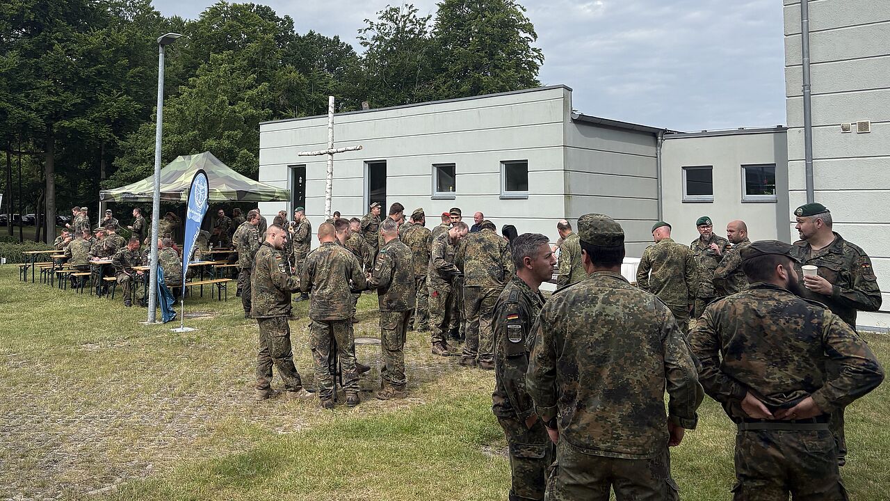 Großen Zuspruch erlebte die TruKa der Ernst-Moritz-Arndt-Kaserne Hagenow beim der Aktion „Mach mal Pause“. Foto: Jens Pollok