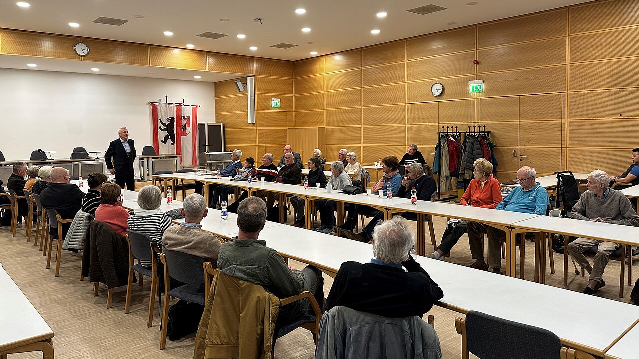 Großes Interesse rief die Veranstaltung zur Sicherheit im Alter der KERH Berlin-Mitte hervor. Foto: Arne Pollei