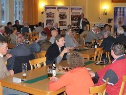 Vorsitzender Veit begrüßt zum Kameradschaftsabend. Foto: DBwV 