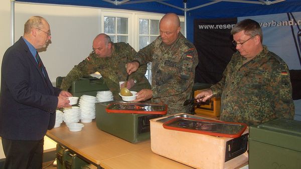 Kein Celler Neujahrsempfang ohne den traditionellen Erbseneintopf. Foto: LV Nord