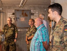 Auch in diesem Jahr organisierten die DBwV Mandatsträger in Mayen eine Gemeinschaftsveranstaltung für aktive wie ehemalige Bundeswehrangehörige. Vor dem gemütlichen Teil ging es unter die Erde zur Besichtigung der alten Bunkeranlage. Foto: Lara Röder