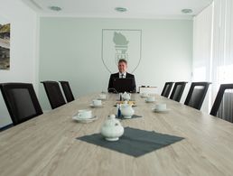 Am Ende wurde es einsam um ihn: Christof Gramm zu Beginn seiner Amtszeit als MAD-Chef in einem Besprechungsraum des in Köln beheimateten Bundesamtes. Foto: picture alliance / dpa | Federico Gambarini