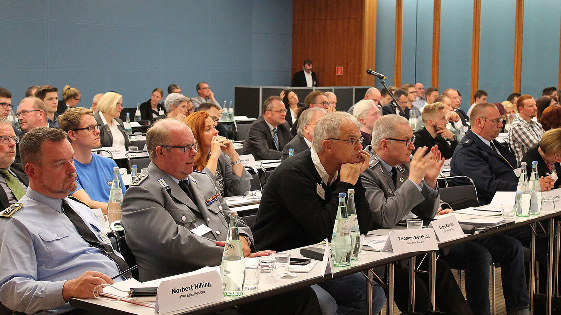 Die Informationsveranstaltung ist immer wieder eine gute Gelegenheit für die Beteilgungsgremien, sich mit der Ministeriumsführung auszutauschen. Foto: DBwV/Hahn