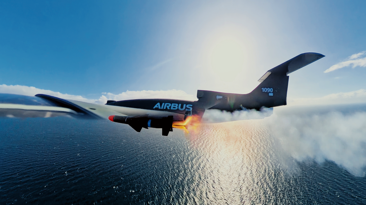 Nach erfolgreicher Identifizierung des Ziels feuerte „Bird of Prey“ eine Luft-Luft-Rakete ab. Foto: Airbus Defence and Space GmbH 2026