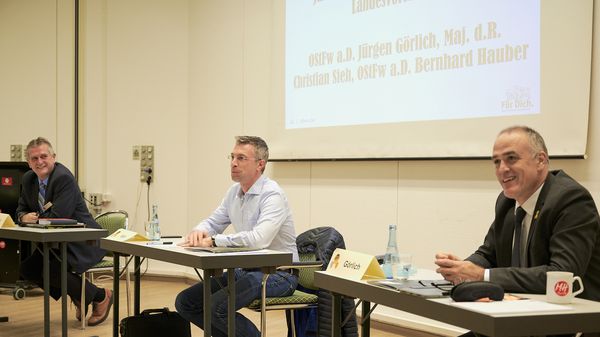 Stellten sich den Fragen der Teilnehmer: 1. Stellv. Bundesvorsitzender Jürgen Görlich, Justiziar Christian Sieh und Vorsitzender ERH im Landesverband Bernhard Hauber. Foto: DBwV/Ingo Kaminsky