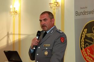 Stellvertretender Landesvorsitzender Oberstleutnant Josef Rauch leitete die Tagung Foto: DBwV