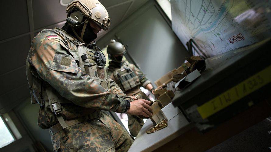 Symbolbild: Fast täglich gibt es derzeit im Rahmen der KSK-Munitionsaffäre neue Details. Nun wird bekannt, es gab wohl gar keine "Amnestie-Boxen". Foto: Bundeswehr/Jana Neumann