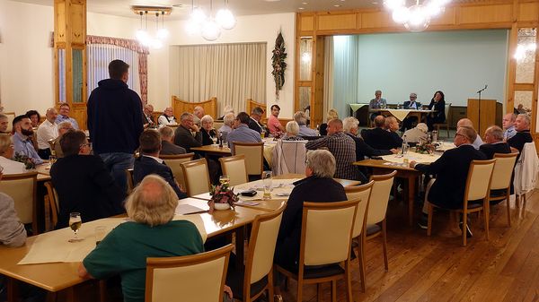 Viele Fragen hatten die Besucher bei der Diskussionsrunde mit ihrer Wahlkreisabgeordneten. Foto: Wahlkreisbüro Vieregge