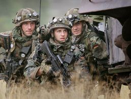 Mehr Soldaten: Die personelle Obergrenze der Bundeswehr soll bis 2025 auf eine Stärke von 203.000 angehoben werden. Foto: Bundeswehr/Andrea Bienert