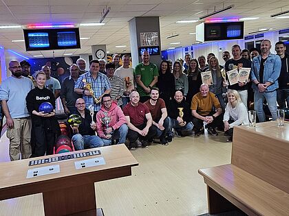 Insgesamt 44 Teilnehmer hatten sich in diesem Jahr zum Bowlingturnier der TruKa Burg angemeldet. Foto: Dirk Wontka