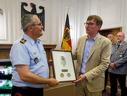 Heeresinspekteur Generalleutnant Alfons Mais und Professor Sönke Neitzel. Foto: Bundeswehr/Marco Dorow