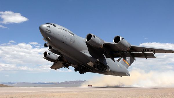 Eine C-17 „Globemaster“ der US-Luftwaffe. Die amerikanischen Verbündeten übernehmen einen großen Teil der Flüge zwischen Deutschland und dem Einsatzgebiet in Afghanistan. Doch in letzter Zeit fallen immer wieder Flüge aufgrund technischer Probleme mit der
