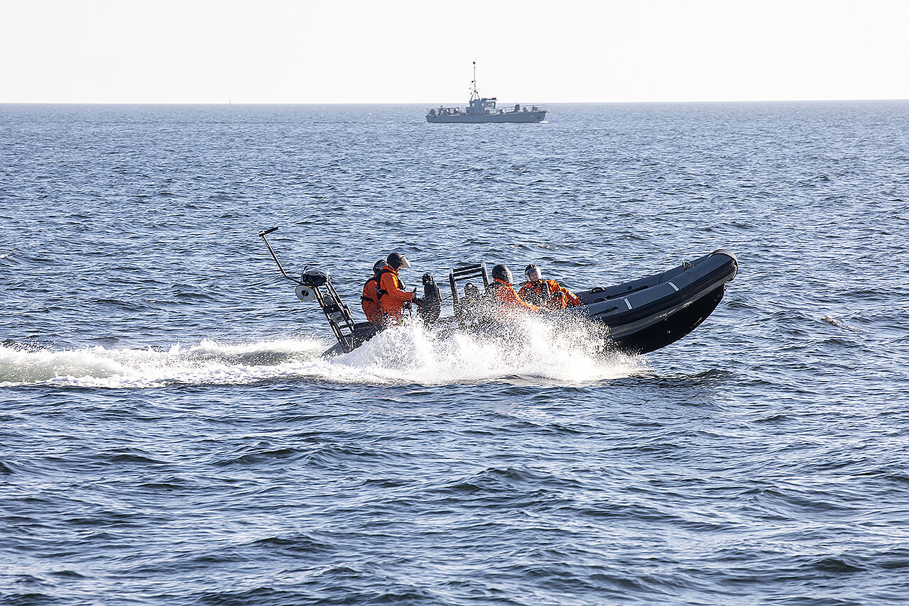 Das Schnellboot der "Grömitz" auf dem Weg zum "Seehund". Foto: DBwV/Yann Bombeke