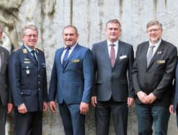 Teilnehmer des DBwV: Landesvorsitzender Gerhard Stärk, 2. Bundesvorsitzender Andreas Steinmetz, Stv. Landesvorsitzender Josef Rauch, Vorsitzender ERH Bernhard Hauber und Bezirksvorsitzende Uwe Paul und Harald Lott (v.l.n.r.) Foto: DBwV/Kaminsky