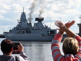 Am 4. August lief die Fregatte "Hamburg" aus ihrem Heimathafen Wilhelmshaven aus. Bis zu ihrer Rückkehr von der Mission "Irini" im Mittelmeer kurz vor Weihnachten wird die Besatzung in Isolation leben müssen. Foto: Bundeswehr/Leon Rodewald