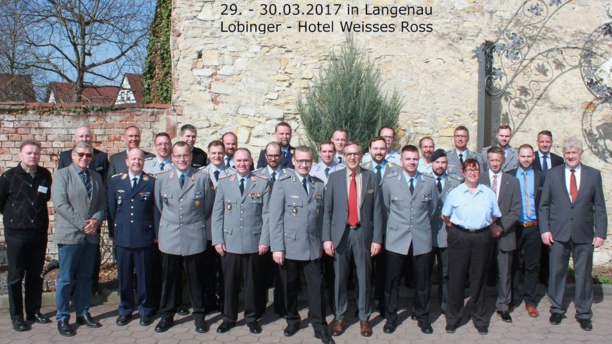 Teilnehmer bei der Tagung mit Einheitsführern(Foto: DBwV/LV Süd)