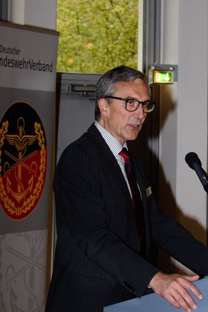StFw a.D. Gerhard Stärk ermunterte die Mitglieder des DBwV zur sicherheitspolitischen Debatte mit regionalen Bundestagsabgeordneten
