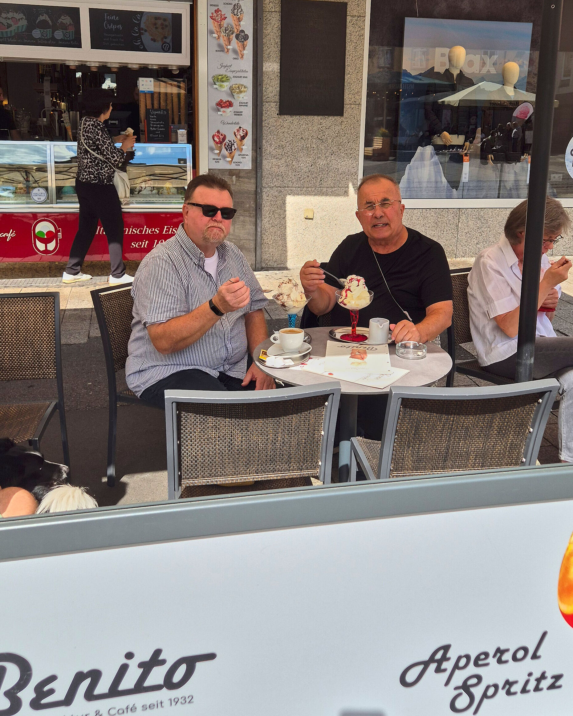 Abschluss der romantischen Tour mit einem Eis beim Italiener in der Altstadt. Foto: Roland Stengl