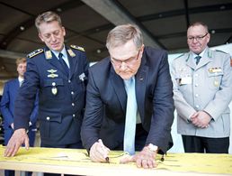 Der ehemalige Verteidigungsminister Franz-Josef Jung (Archivbild)