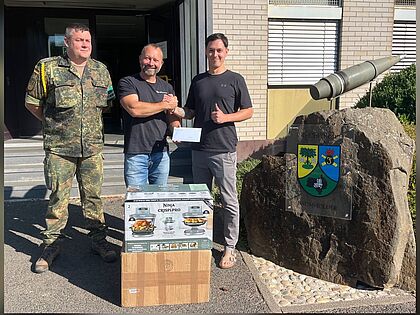 Mitglieder-werben-Mitglieder-Verlosung: Kamerad Miguel Bearzatto aus Baumholder durfte sich über den Gewinn freuen. Foto: DBwV