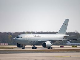 Ein Airbus A310 MedEvac soll im bayerischen Memmingen landen und schwerkranke Corona-Patienten nach Münster-Osnabrück fliegen. Archivfoto: Bundeswehr/Kevin Schrief