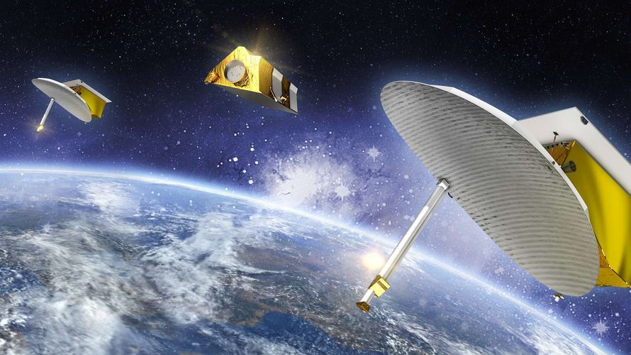 Die drei neuen SARah-Satelliten bestehen aus zwei Reflektor-Satelliten und einem Phased Array-Satelliten 