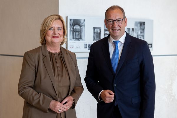 Fünf Jahre war Eva Högl Wehrbeauftragte, nun übernimmt Henning Otte das wichtige Amt. Foto: DBwV/Yann Bombeke