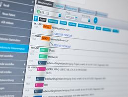 Auf einem Bildschirm in der E-Health-Showpraxis der Kassenärztlichen Vereinigung Berlin ist eine elektronische Patientenakte ePA dargestellt (gestellte Szene). Wer keine Anlage einer ePA wünscht, muss sich an seine Krankenversicherung wenden. Foto: picture alliance/dpa/Jens Kalaene 