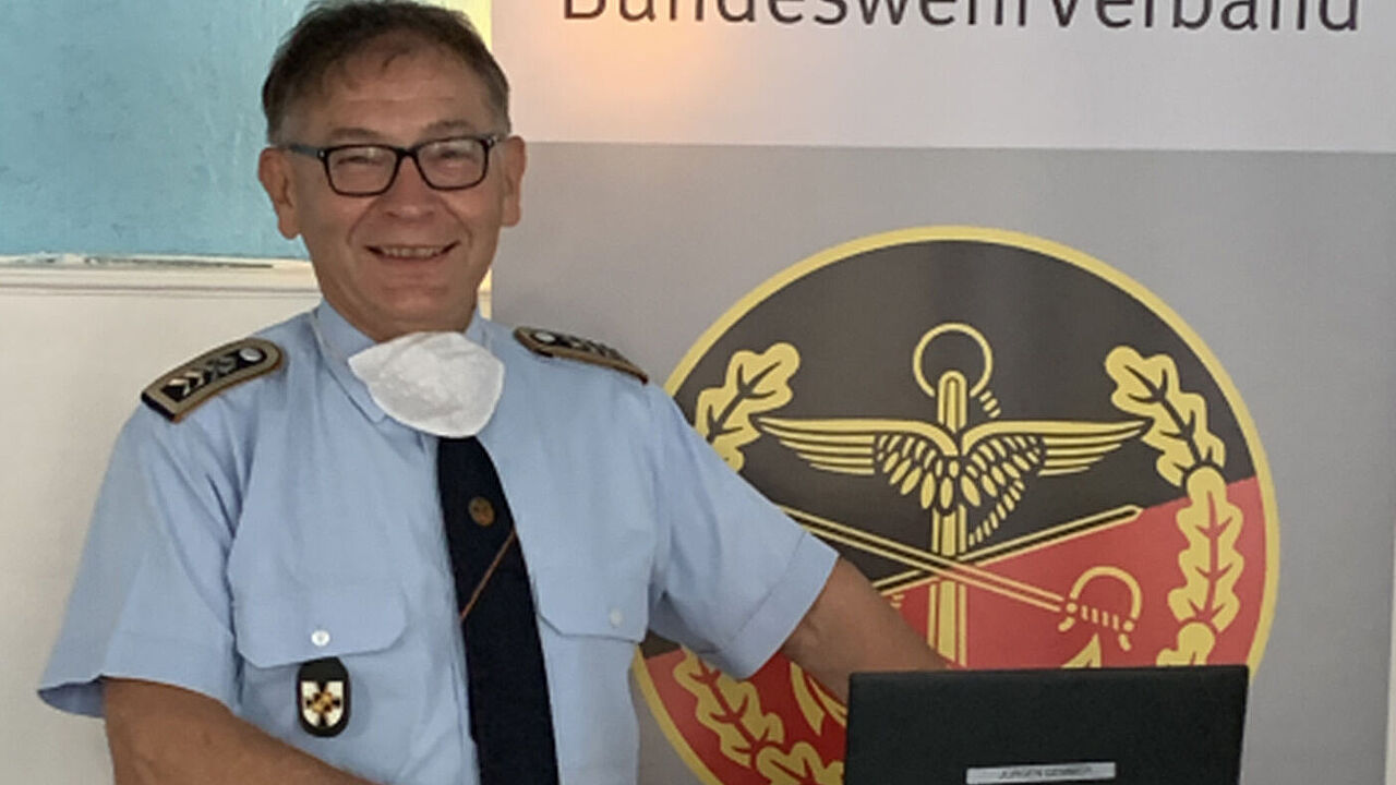 In Gießen bestätigten die DBwV-Mitglieder ihren langjährigen KERH-Vorsitzenden Oberstabsfeldwebel a.D. Jürgen Gemmer im Amt. Foto: KERH Gießen