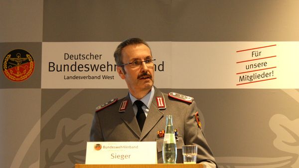 Oberst i.G. Sieger während des Vortrages Foto: DBwV LV West