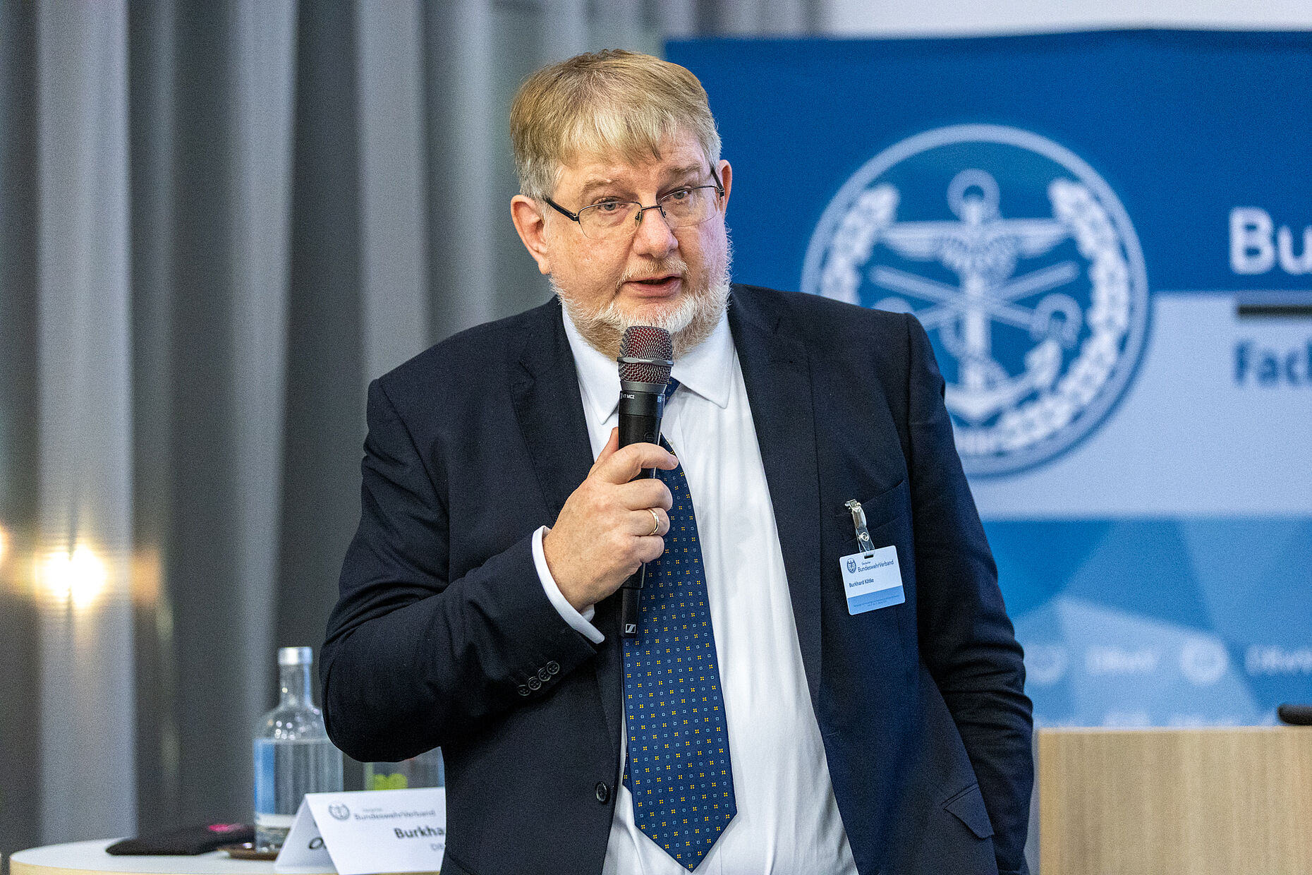 Burkhard Kötke ist im Referat für Beteiligungsrechte und zivile Beschäftigte zuständig. Foto: DBwV/Sarina Flachsmeier