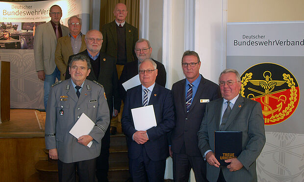 Einige Jubilare konnten während des Frühschoppens geehrt werden. Foto: DBwV/LV Nord