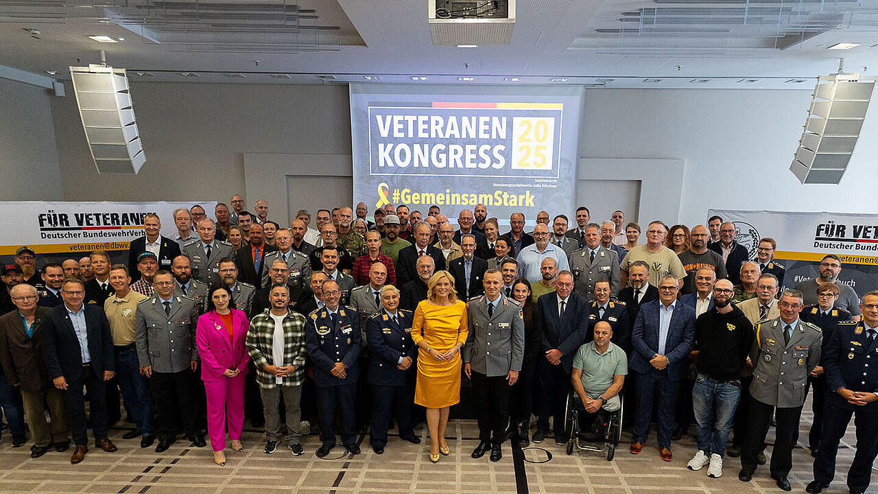 Die Teilnehmerinnen und Teilnehmer des zweiten Veteranenkongresses in Berlin. Foto: DBwV/Yann Bombeke