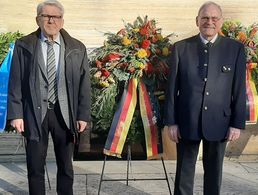 Hauptmann a.D. Erwin Zacherl (l.) und Oberstabsfeldwebel a.D. Alfred Gebhardt. Bild: StoKa München