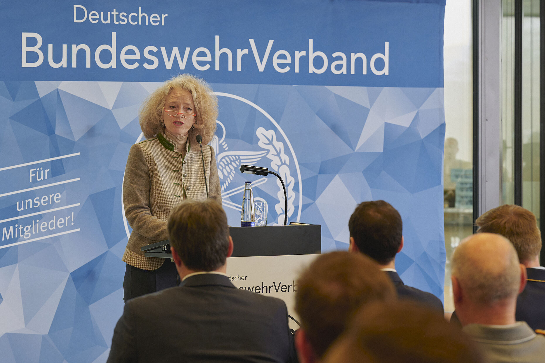 Prof. Dr. Eva-Maria Kern betonte, dass akademische Exzellenz, Forschung und militärische Führung an der Universität der Bundeswehr München das geistige Fundament für angehende Offiziere bilden. Foto: IK