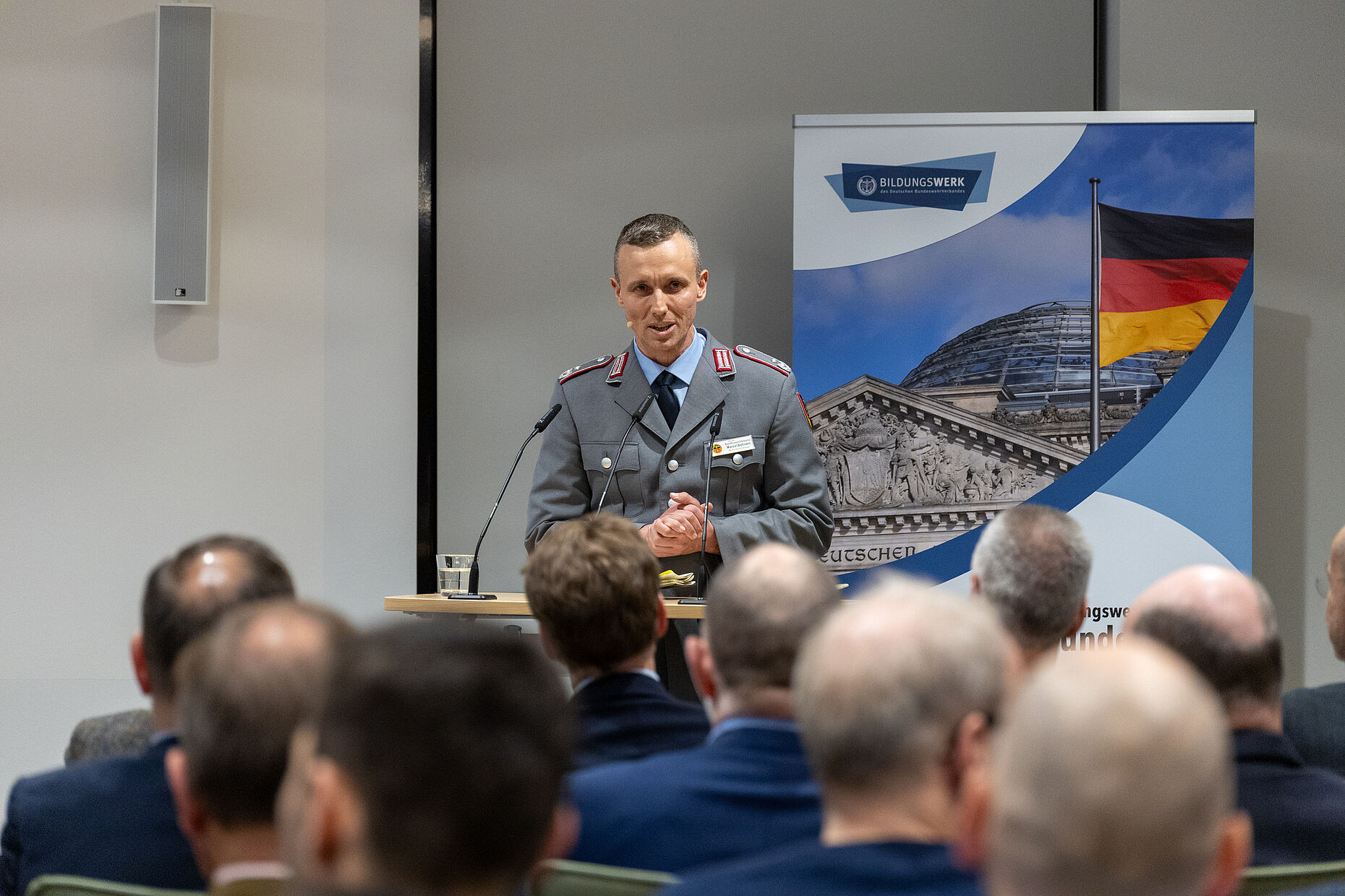 Oberstleutnant i.G. Marcel Bohnert erinnerte zum Auftakt der Veranstaltung an das Karfreitags-Gefecht vor 15 Jahren im Kundus. Foto: DBwV/Sarina Flachsmeier
