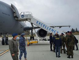 Mit einem Airbus A310 der Luftwaffe wurden sechs rumänische Corona-Patientinnen und -Patienten nach Deutschland ausgeflogen. Foto: Bundeswehr/Twitter