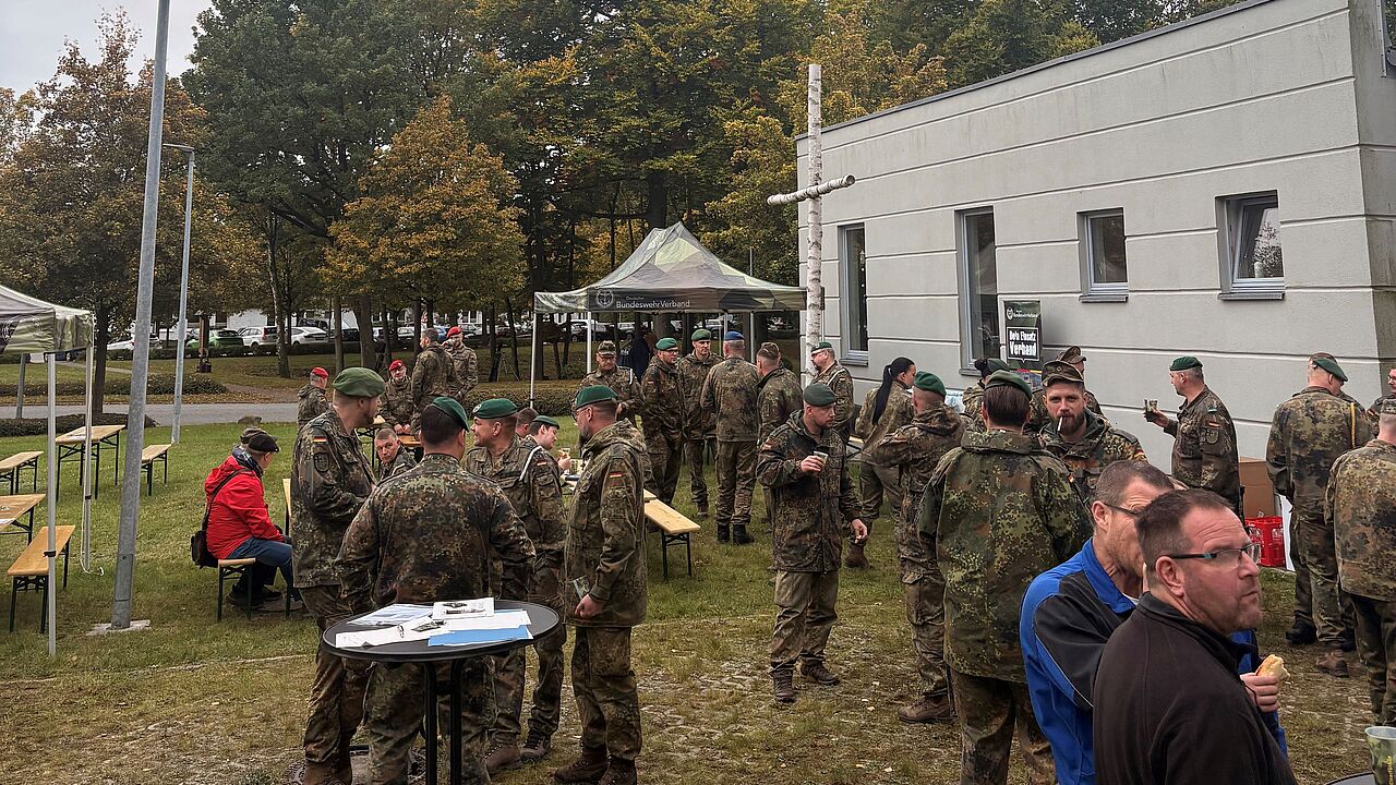 Mehr als 250 Mitglieder, sowohl zivil wie militärisch nahmen sich die Zeit an der Veranstaltung „Mach mal Pause“ der TruKa Ernst-Moritz-Arndt-Kaserne teilzunehmen. Foto: Jens Pollok