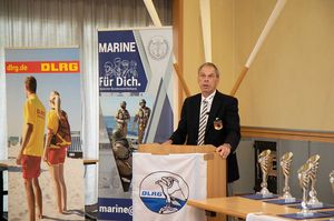 Achim Haag, Präsident der DLRG, zog in seiner Ansprache vor den Sportlern Parallelen zur Bundeswehr Foto: DBwV/Kleinemas