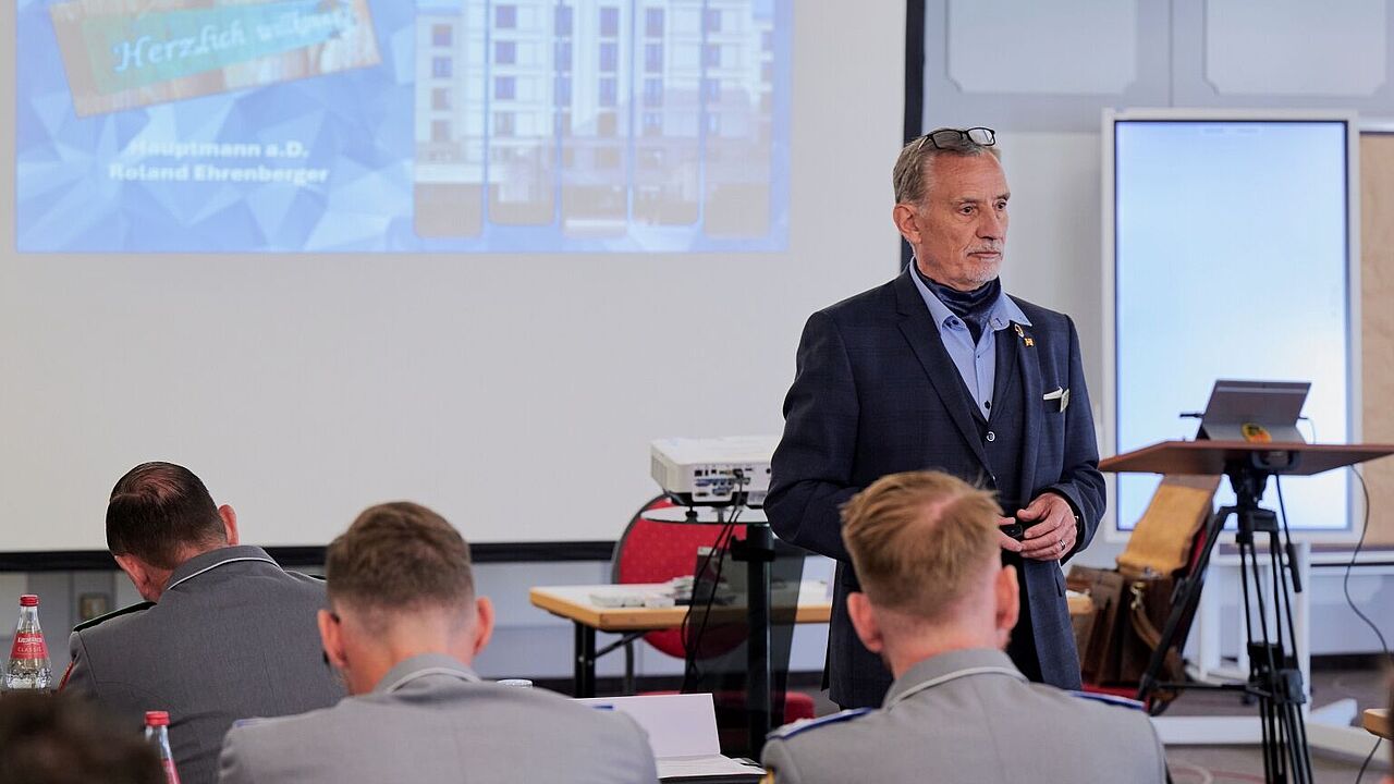 Ziel der Einheitsführertagung unter Leitung von Hauptmann a.D. Roland Ehrenberger war es, praxisorientiert zu informieren, den Austausch unter den Teilnehmern zu fördern und gezielte Unterstützung bereitzustellen. Foto: Ingo Kaminsky