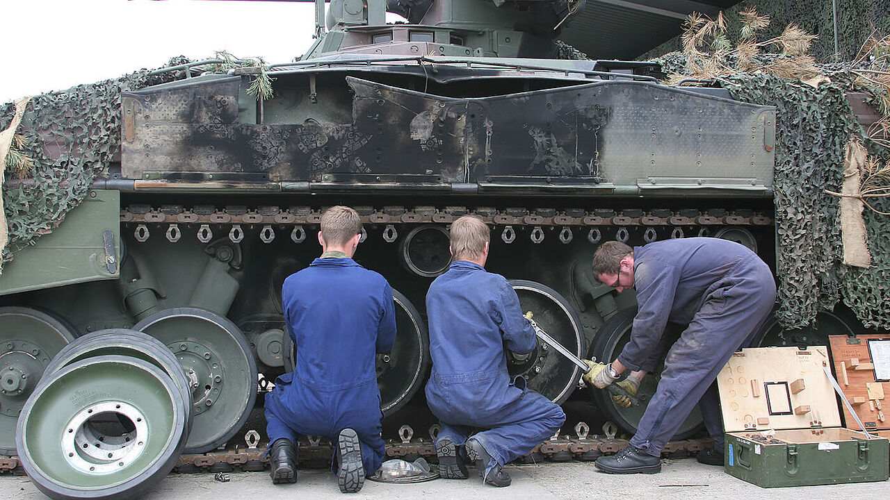 Es wird anstrengend: Obwohl einiges zur Attraktivitätssteigerung für das Zivilpersonal in der Bundeswehr getan wurde, stehen neue, größere Herausforderungen an. Foto: DBwV/Bombeke 