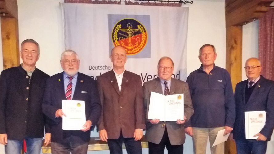 Willi Arens, Klaus Voshage, Albrecht Kiesner, Rainer Werner, Helmut Osterwind und Peter Hrach (v.l.) Foto: DBwV/Franz Herrler