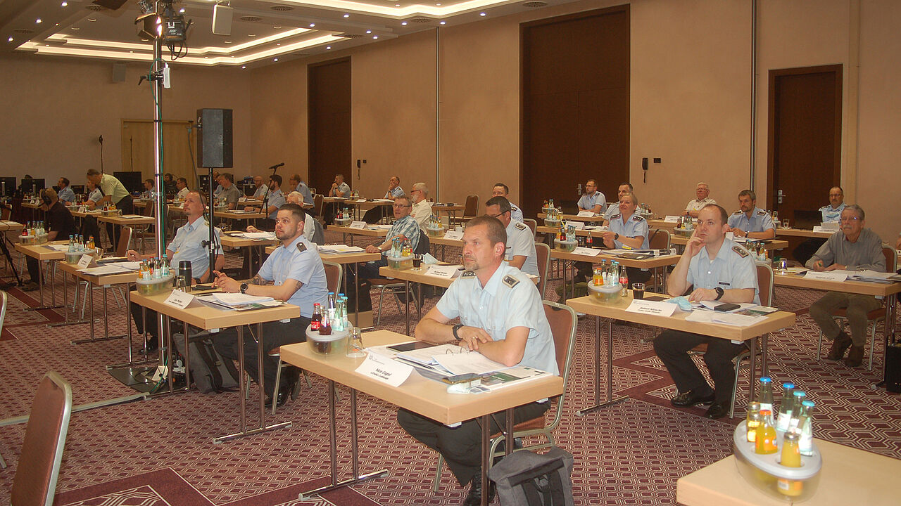 Die Delegierten kommen aus den Kameradschaften aktiver Soldaten sowie der Ehemaligen, Reservisten und Hinterbliebenen. Foto: DBwV/Johann Fritsch