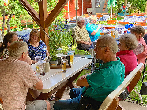 Das Sommerfest der Kameradschaft ERH Erding/Freising war für nahezu 50 Mitglieder und Gästen eine willkommene Veranstaltung. Foto: Ingo Osbahr