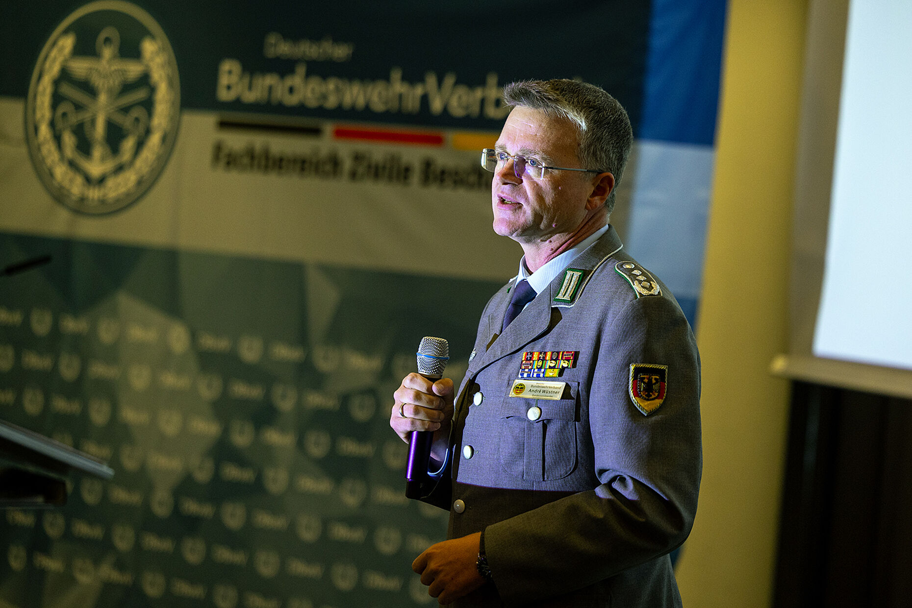 Für den Bundesvorsitzenden Oberst André Wüstner befindet sich die Bundeswehr in ihrer "schwierigsten Transformation". Foto: DBwV/Yann Bombeke