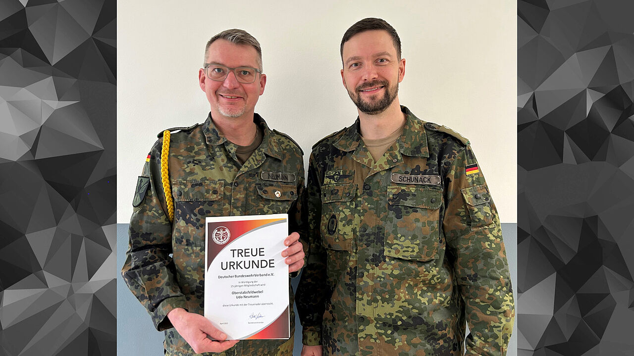 Udo Neumann (l.) mit seinem Bezirksvorsitzenden Lars Schunack. Foto: LV Nord
